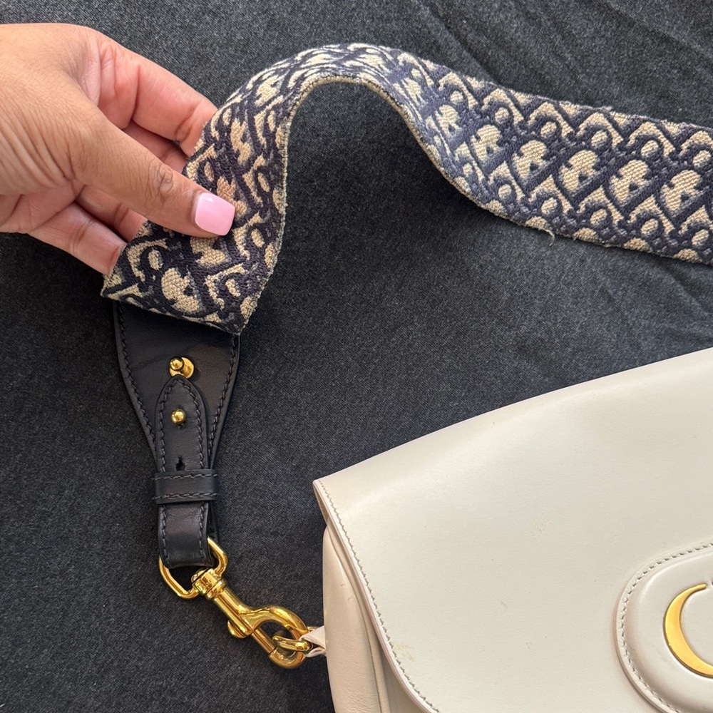 Dior Cream Crossbody Bag with Gold Accents - Picture 3 of 10